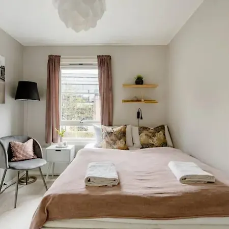 Central 2br Apt By The River Apartment *