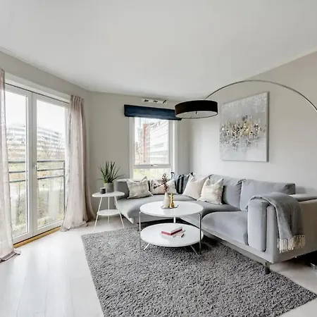 Apartment Central 2br Apt By The River *