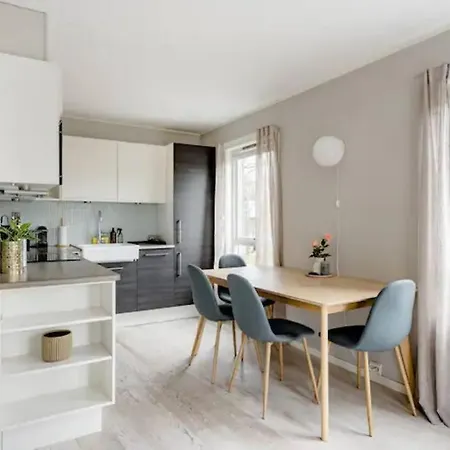 Central 2br Apt By The River Apartment *